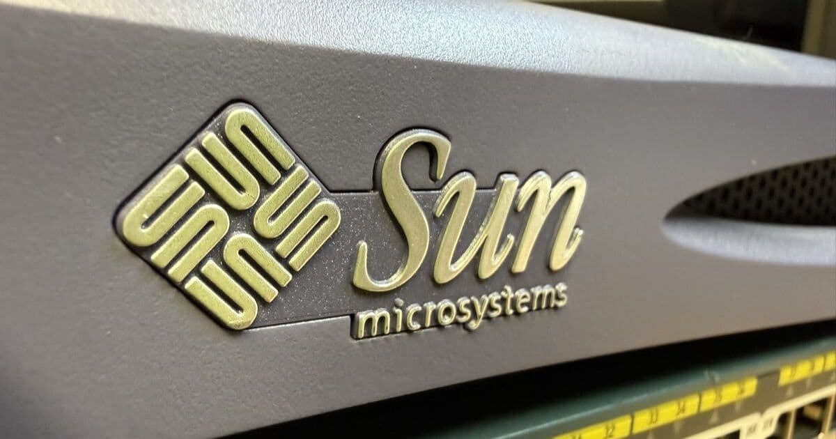 The Vintage Server Revival: Hosting Modern Web Content on Obsolete SPARC Hardware