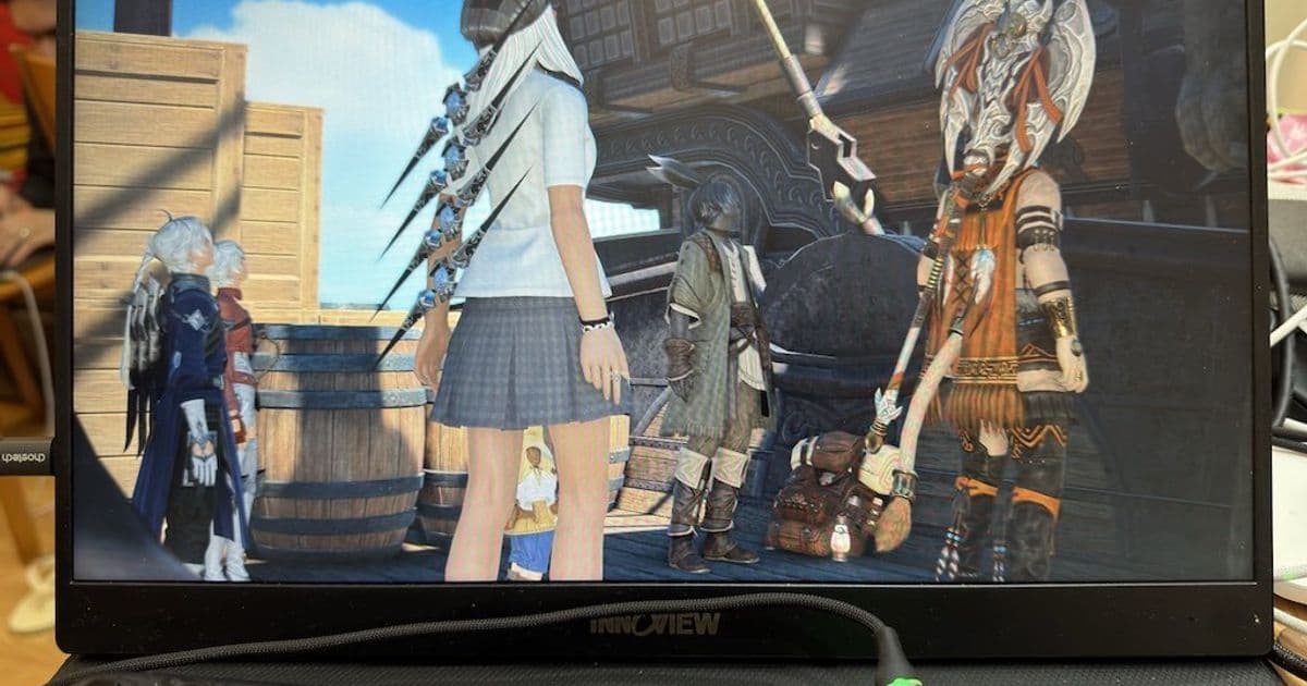 Portable Monitors Transform On-the-Go Productivity Despite Technical Compromises