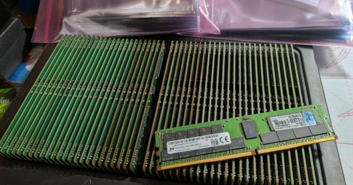 E-Waste Goldmine: $20,000 in Server RAM Rescued from the Dumpster