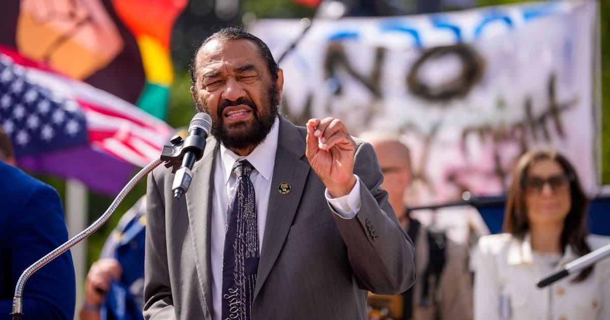 House Democrats' Public Feud Escalates Over Impeachment Vote Attendance