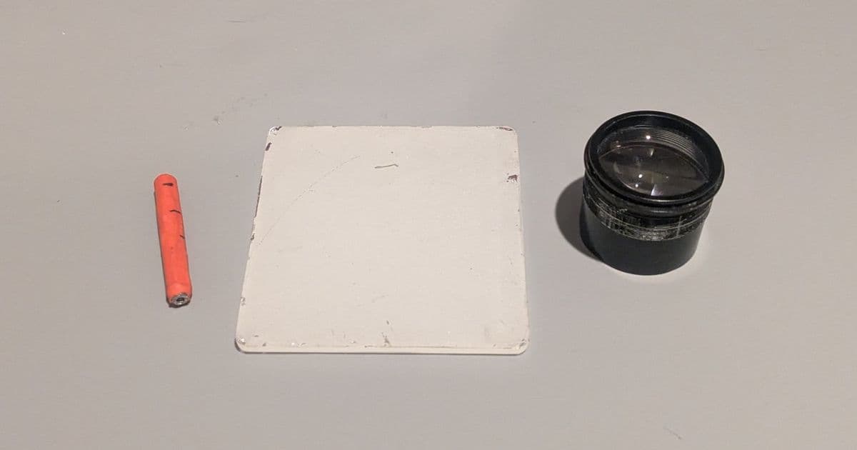 Building a Spinthariscope: Seeing Radioactive Decay with a Smoke Detector and Zinc Sulfide