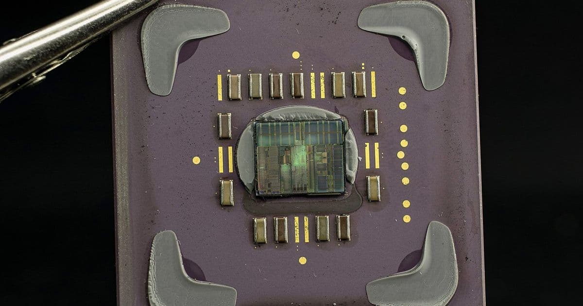 AMD's K6-III 'Sharptooth' Debuted in 1999 with On-Die L2 Cache to Challenge Intel's Pentium II