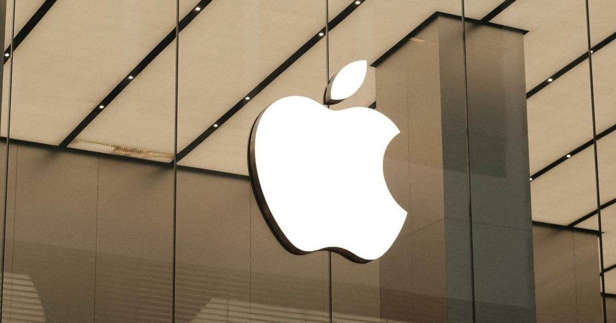 Apple Restructures Leadership Team with Key Executive Changes