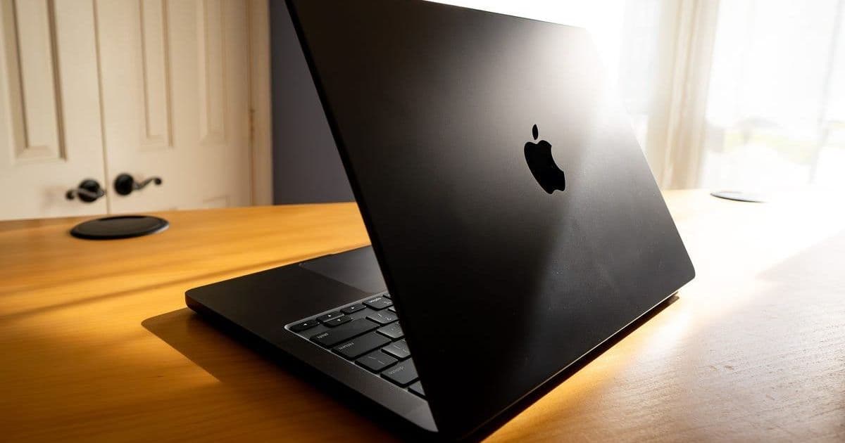 Apple's Touchscreen MacBook Pro: The End of an Era or a Strategic Shift?