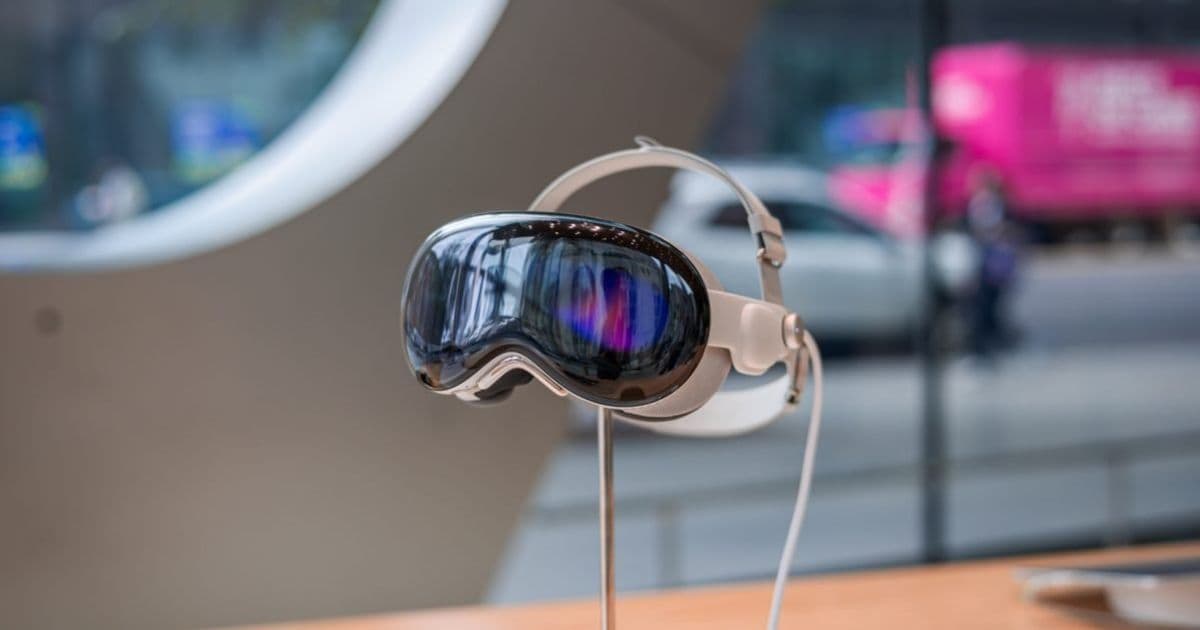 Apple Vision Pro's Leadership Challenges: Impact on Developers and Platform Future