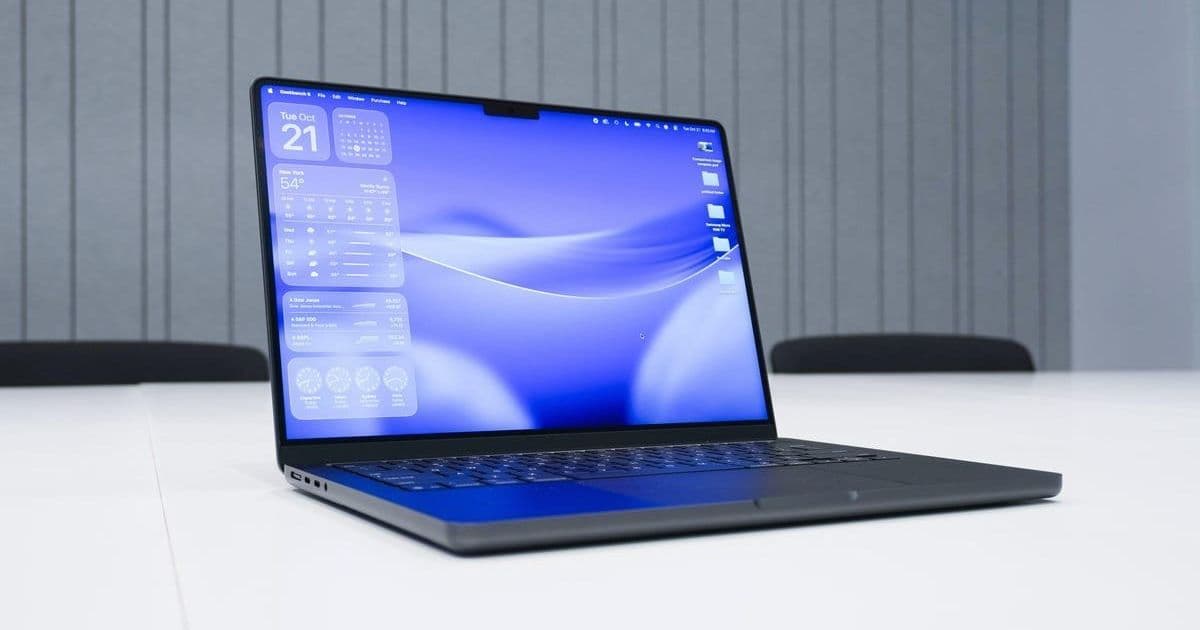 Apple’s Edge Light Turns Your Mac Into a Ring Light—No Extra Gear Needed