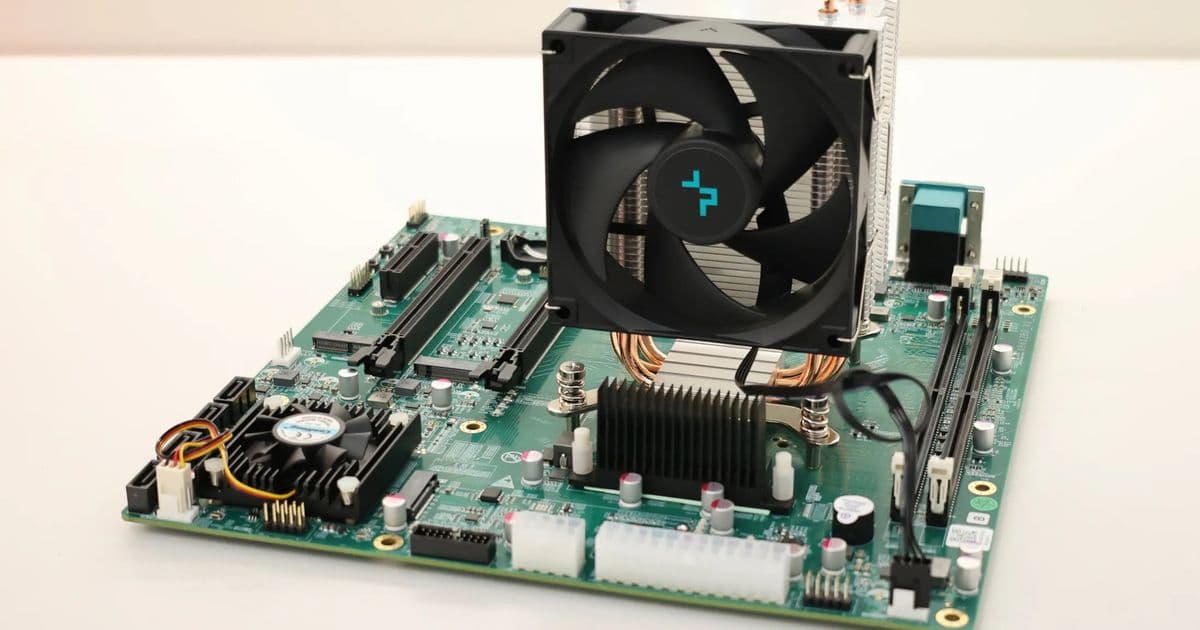 Arch Linux Running Well On LoongArch - Loongson 3B6000 Benchmarks Review