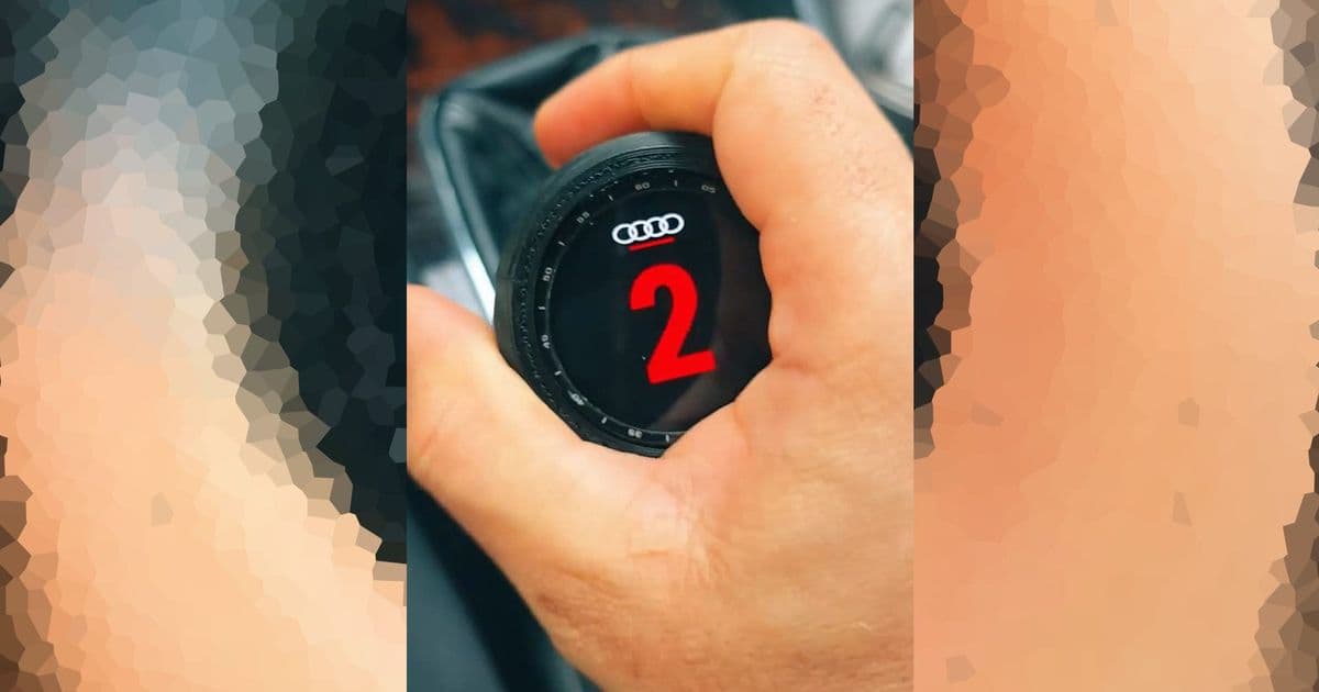 Audi Enthusiasts Transforms Old Smartwatch Into Custom Digital Gear Shift Display