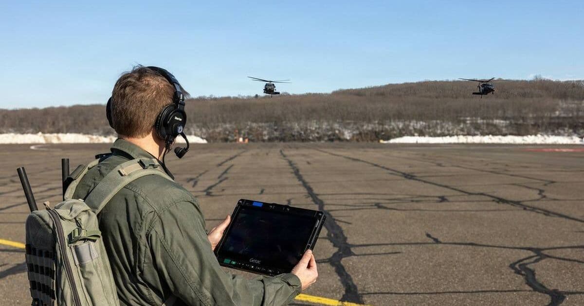 US Army Takes Delivery of Self-Flying Black Hawk Helicopter