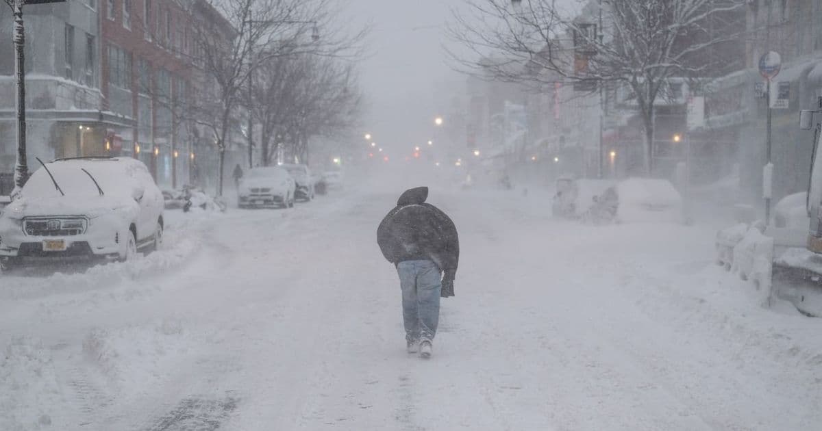 Blizzard warnings, travel bans in effect for Northeast storm