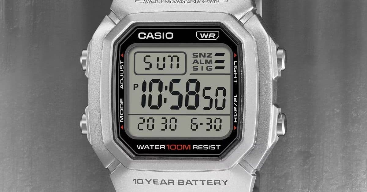 Casio's W-800HD-1AV: A Square Digital Watch with Metal Strap and Modern Features