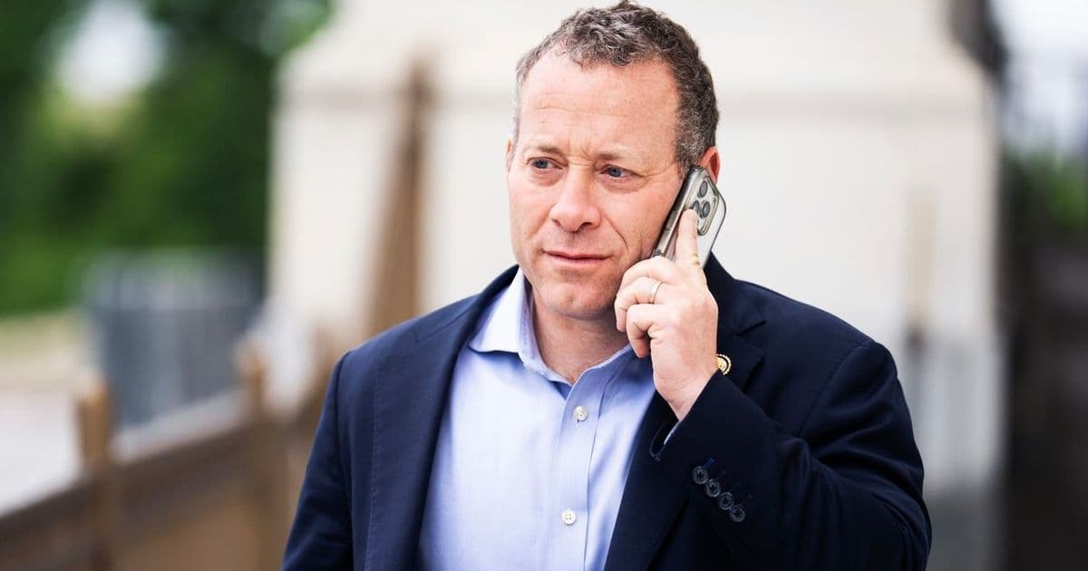 Centrist Democrats Push Softer Constraints on Trump's War Powers in Iran