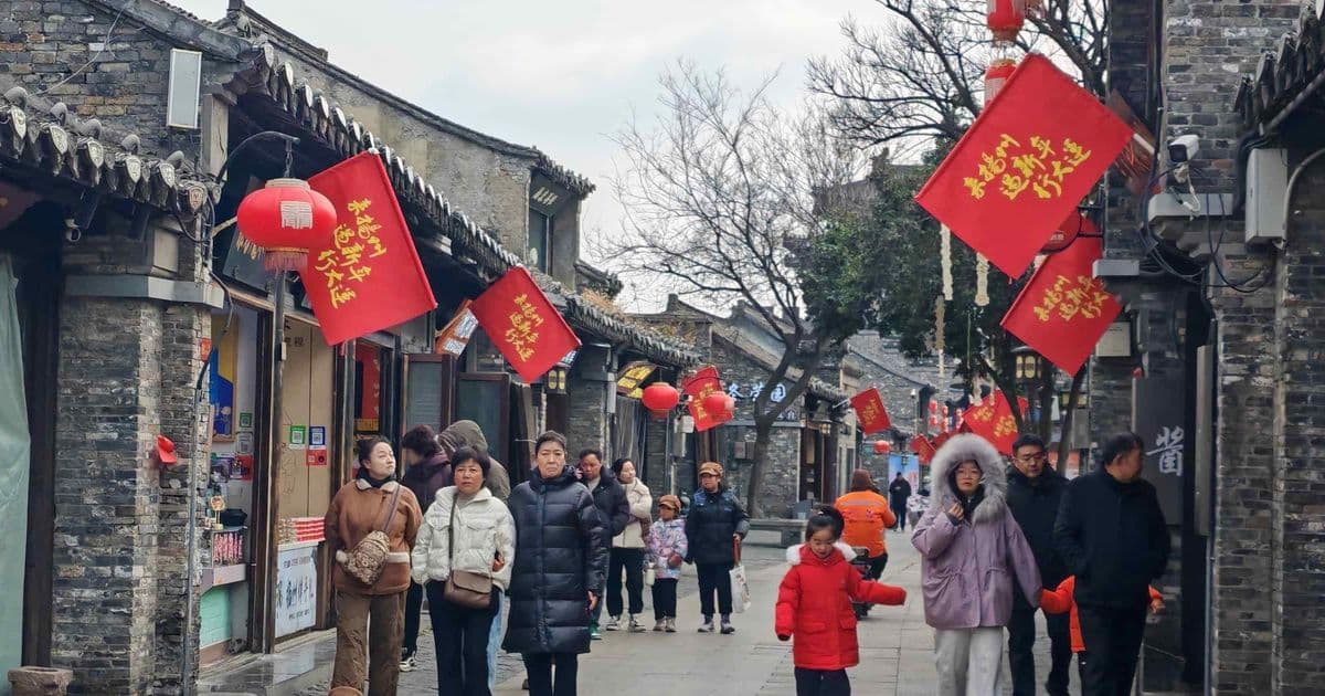 China's Tourist Hot Spots Gear Up for Record Lunar New Year Traffic
