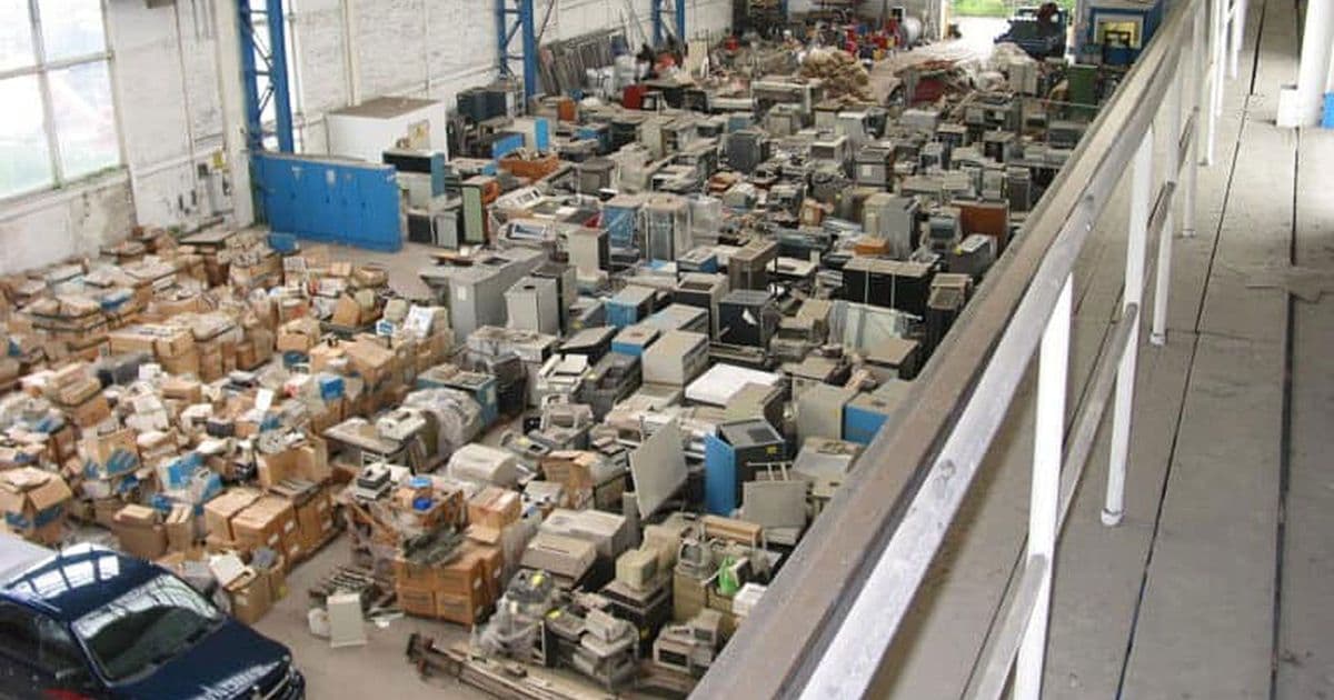 Computer History Museum Recovers 2,056 Artifacts From Abandoned German Warehouse After WWII Bomb Scare