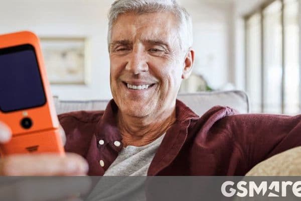 تطلق Consumer Cellular هواتف SpeakEasy للعملاء الذين تبلغ أعمارهم 75 عامًا فأكثر
