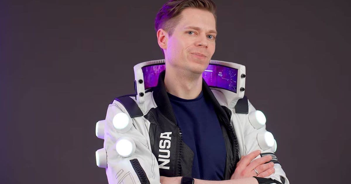 Inside the $1,200 Flexible OLED Collar that Powers a Cyberpunk 2077 Cosplay Jacket
