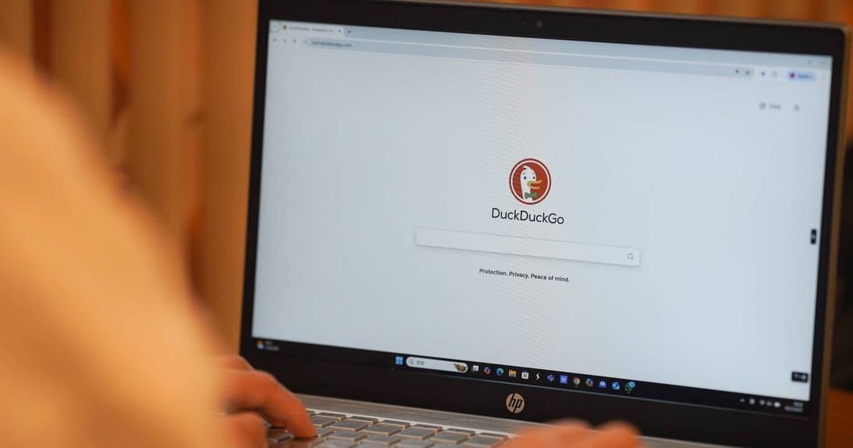 DuckDuckGo’s AI‑free search sees sharp visit rise as Google pushes AI mode