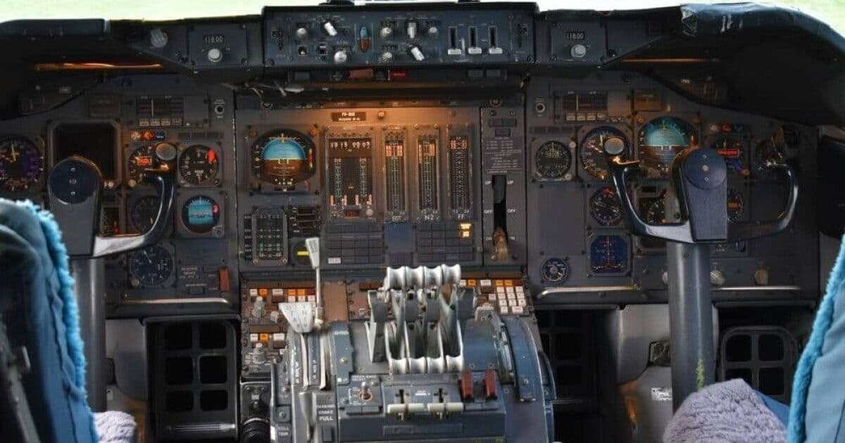 Feds Unknowingly Expose Sensitive Pilot Conversations Through Spectrogram Release