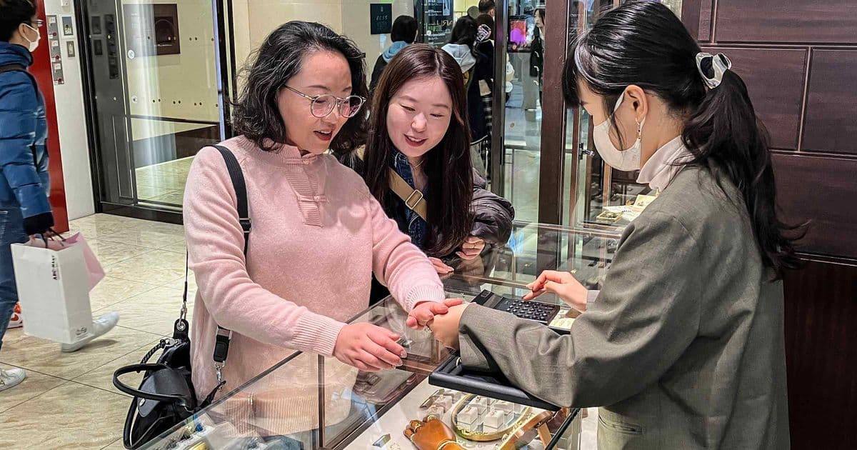 Fewer Chinese tourists cause weaker outlook for Japanese retailers in 2026