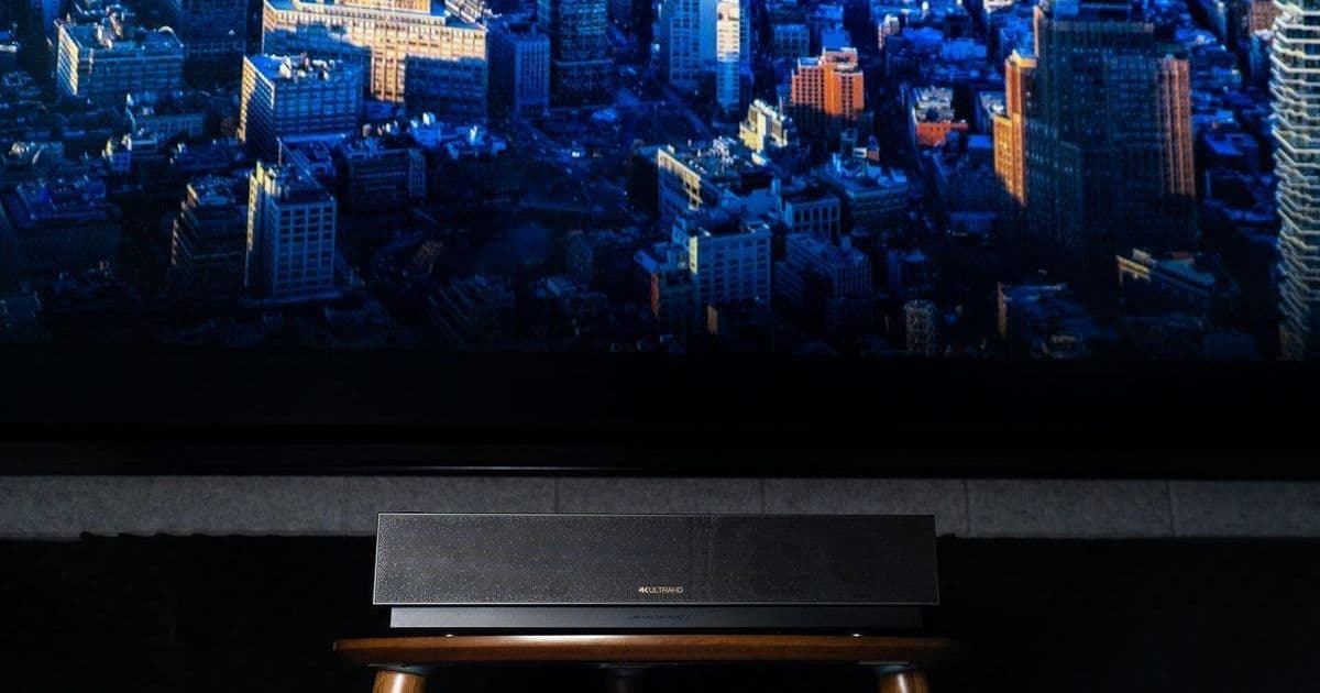 Formovie Cinema Edge Review: How a $1,899 UST Projector Outshines TVs for Home Cinema