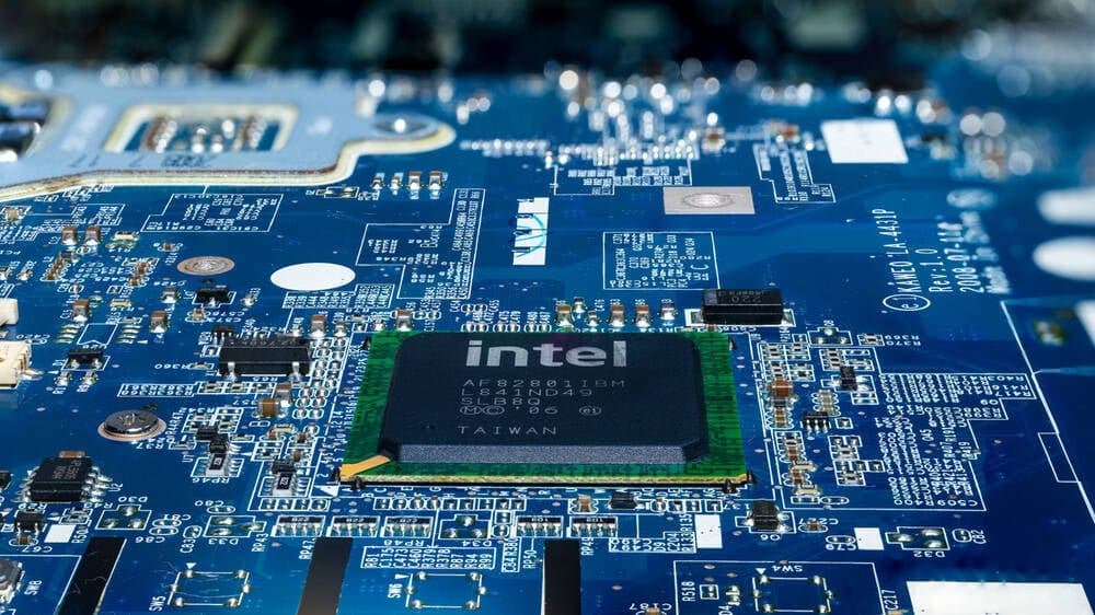 Google Expands Intel Partnership for Next-Gen SmartNICs Amid AI Infrastructure Push