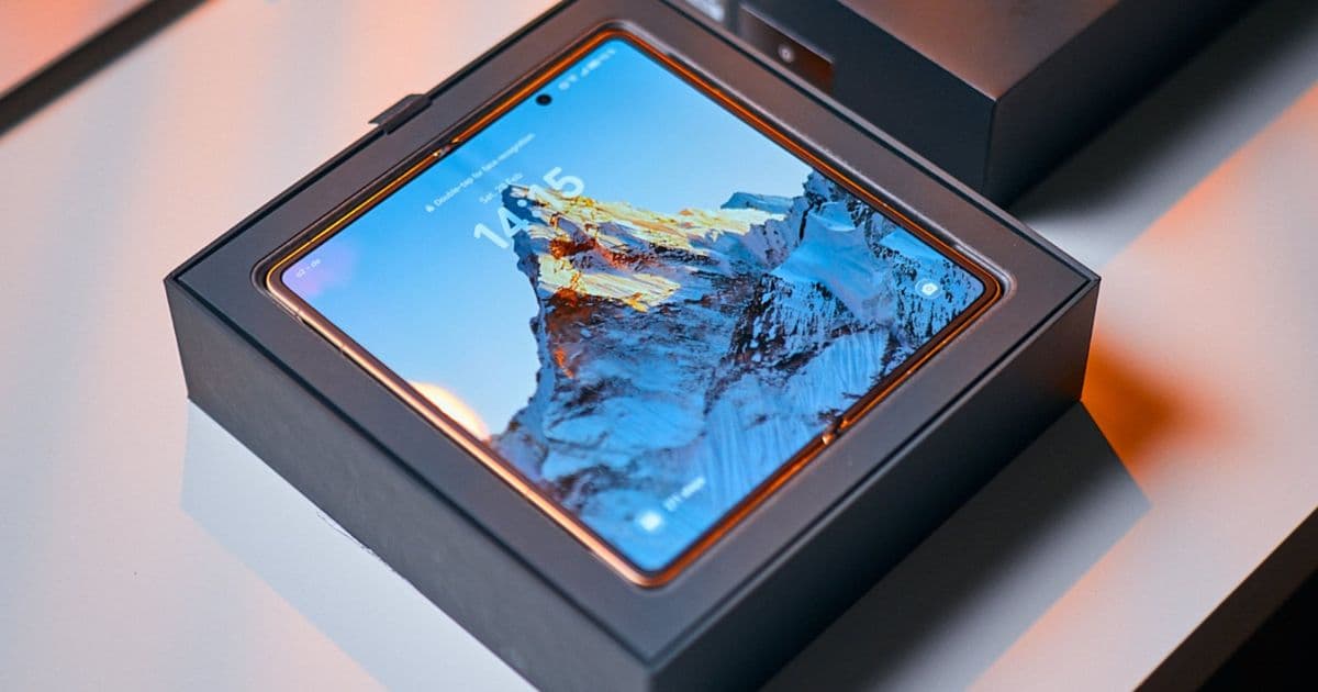 Honor Magic V6 Hands-On: A Foldable That Challenges Samsung's Dominance