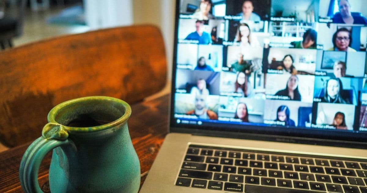 How Smart Contracts are Transforming Remote Hiring for Growing Businesses