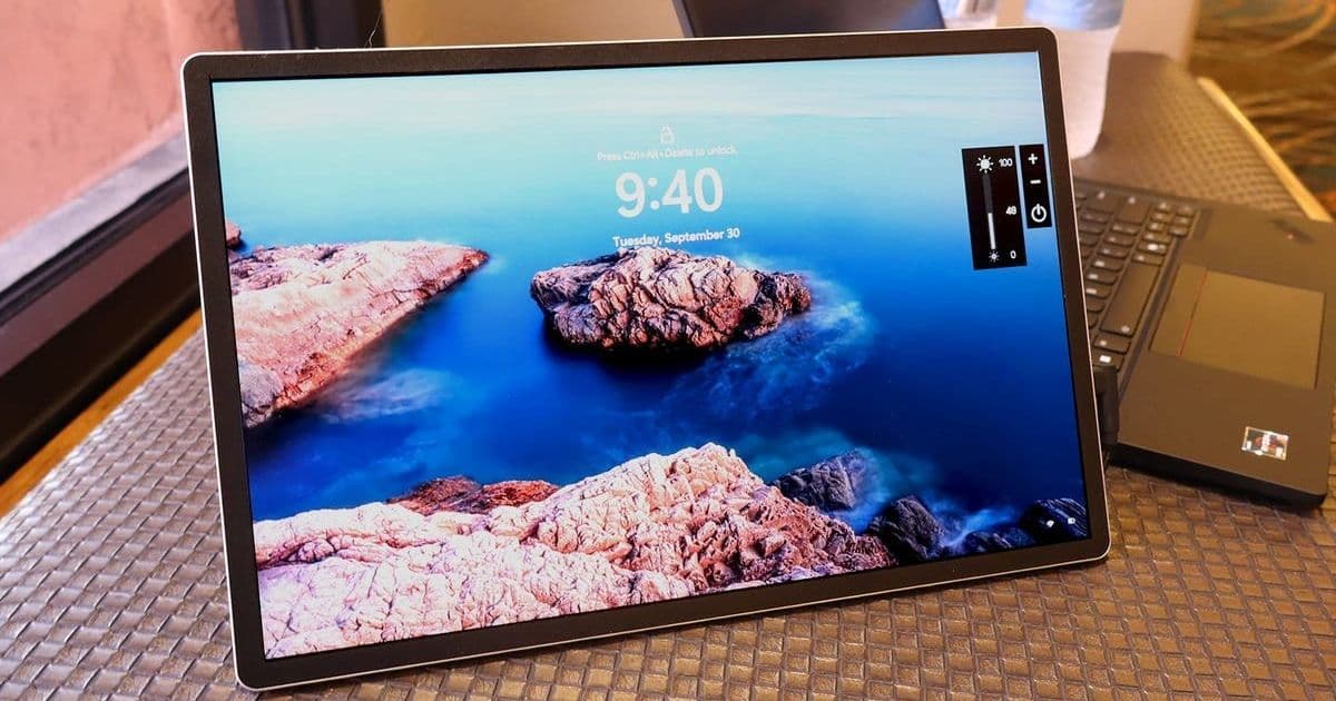 HP's Series 5 Pro Portable Monitor: A Dual-Screen Solution for the Modern Traveling Professional