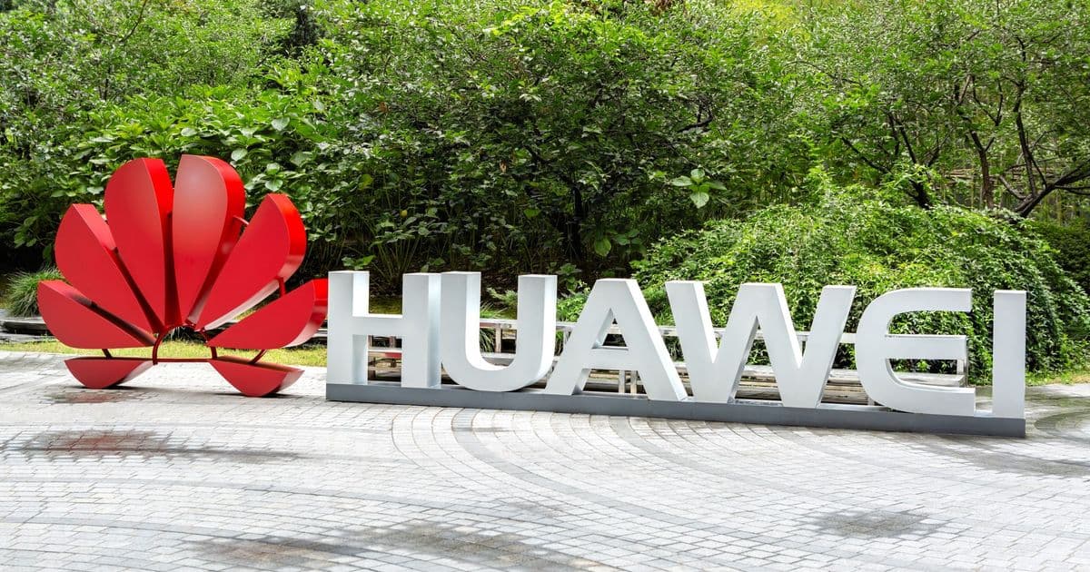 Huawei’s 122 TB SSD Uses Die‑on‑Board Packaging to Bypass US‑Restricted 3D NAND