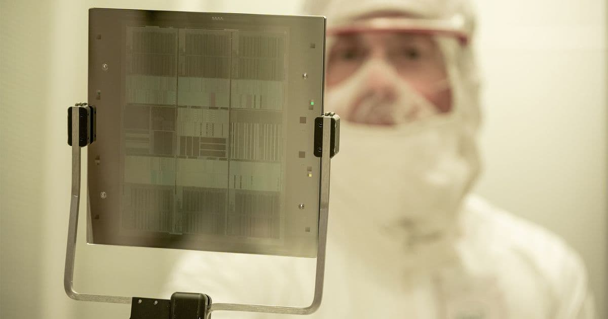 Intel's 14A Dilemma: Billions at Stake as Chip Giant Threatens Exit from Leading-Edge Race