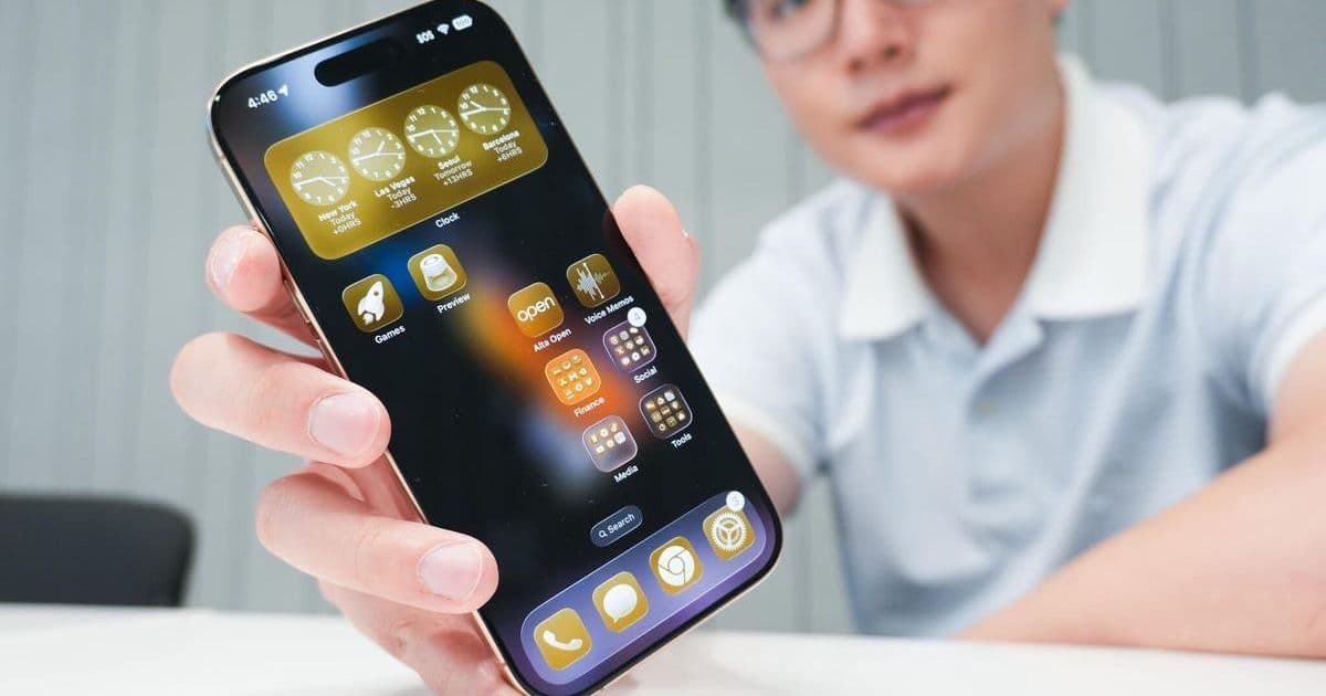 iOS 26: The Overhaul That Reshapes iPhone Intelligence and Design