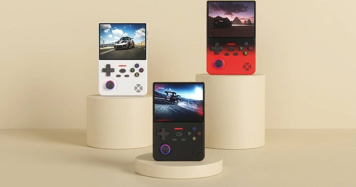 Lenovo’s China‑Only G02 Retro Handheld Ships With Thousands of Pre‑Installed ROMs, Including Unlicensed Nintendo Titles