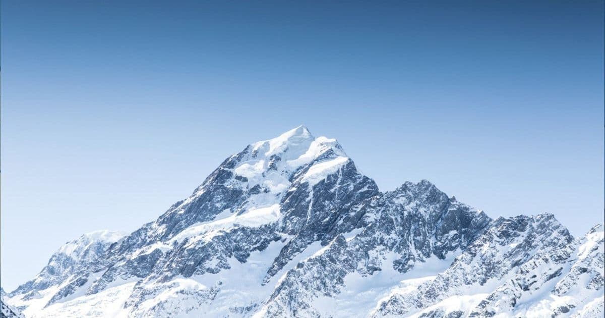 Linux Mint vs. Zorin OS: Navigating the Best Windows Alternatives for Your Next OS Switch