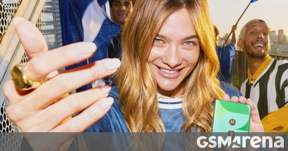 Motorola Razr FIFA World Cup Edition Hits Market with Gold Accents