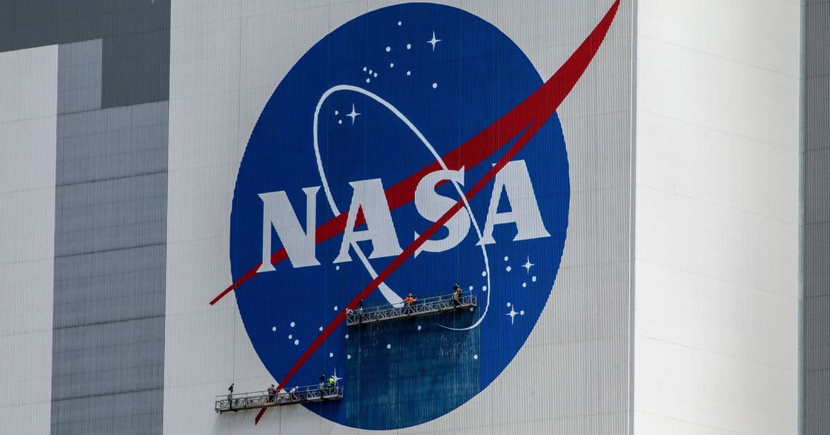 Congress Extends ISS to 2032 and Orders NASA to Plan Permanent Moon Base