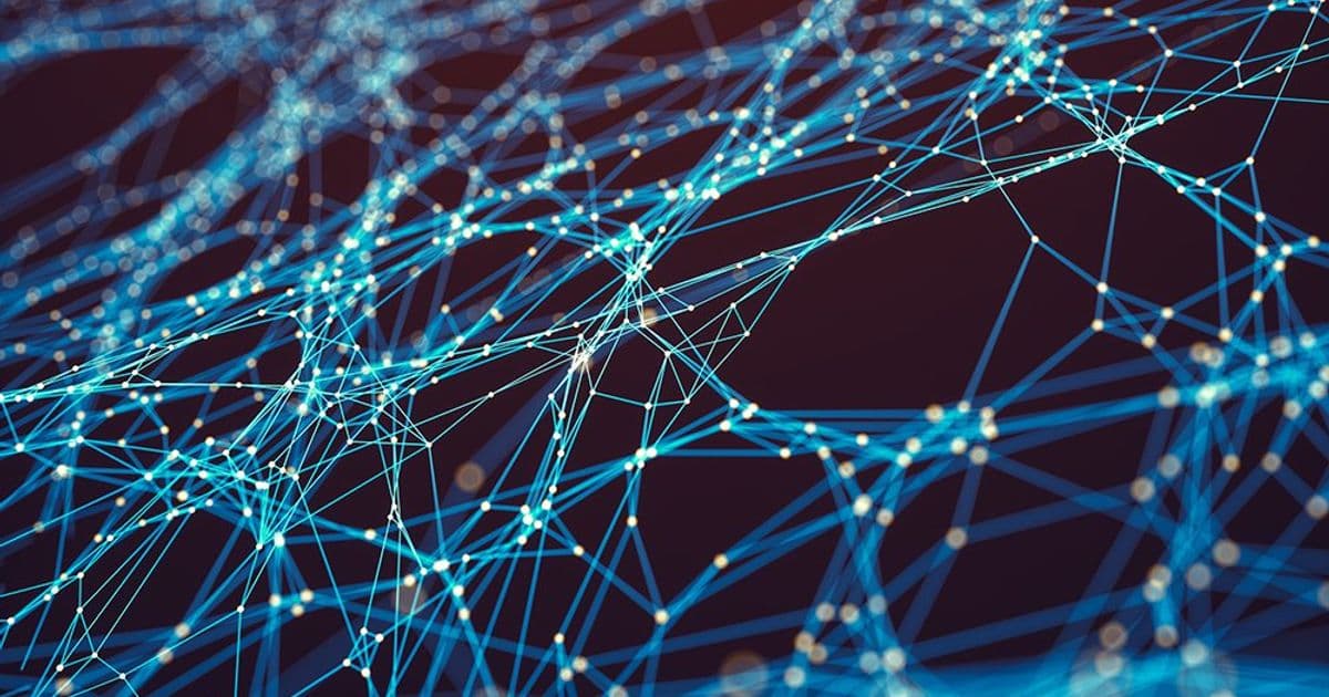 Brain's Learning Precision Mirrors AI: Targeted Neuron Feedback Discovered