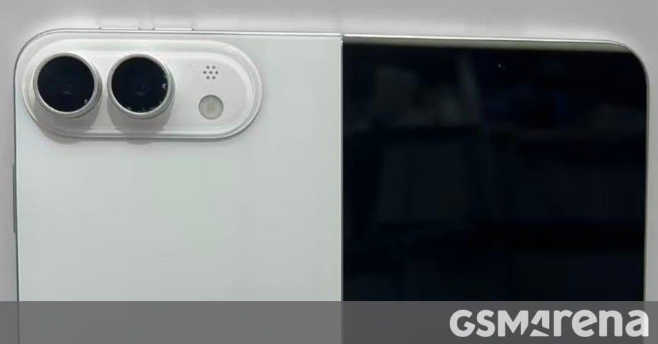 Apple iPhone Ultra Dummy Unit Leaks Give Us the Clearest Look Yet at Apple's First Foldable