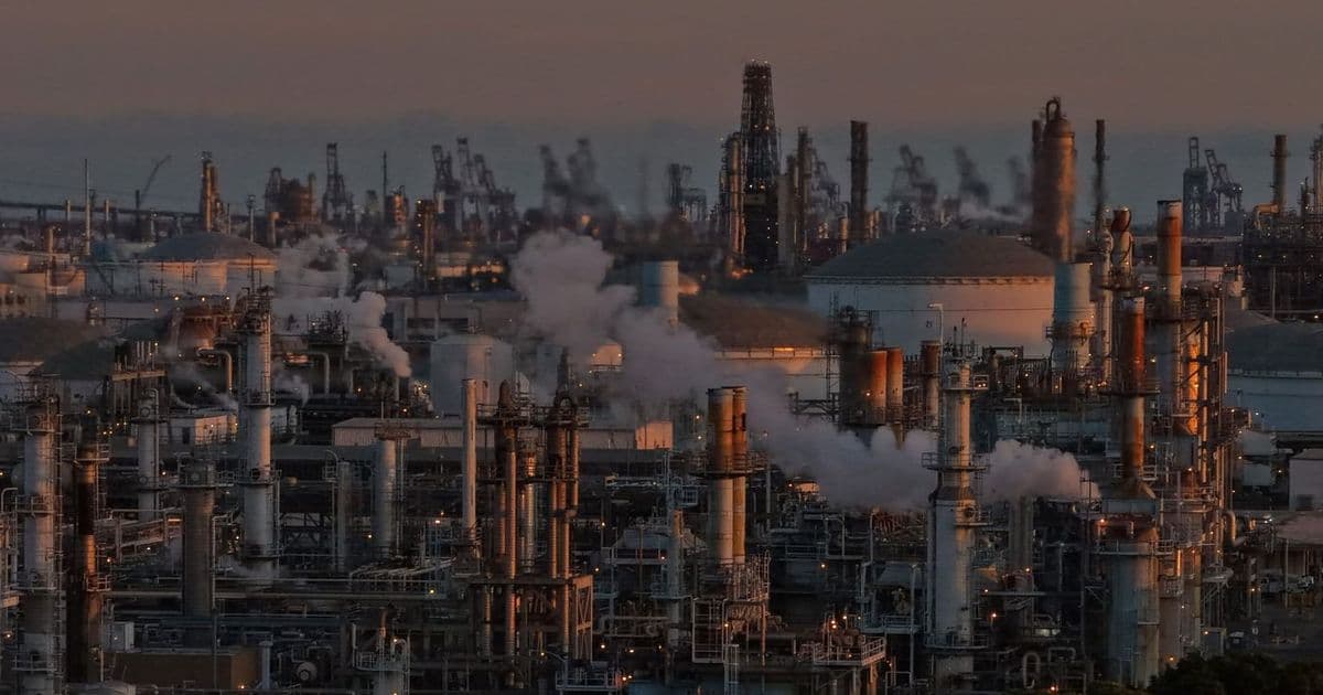 Oil prices plunge on Trump's US-Iran ceasefire post