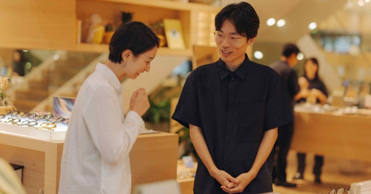 Japan's Eyewear Retailers See Surge in Overseas Demand as Price Disparity Drives Tourist Spending