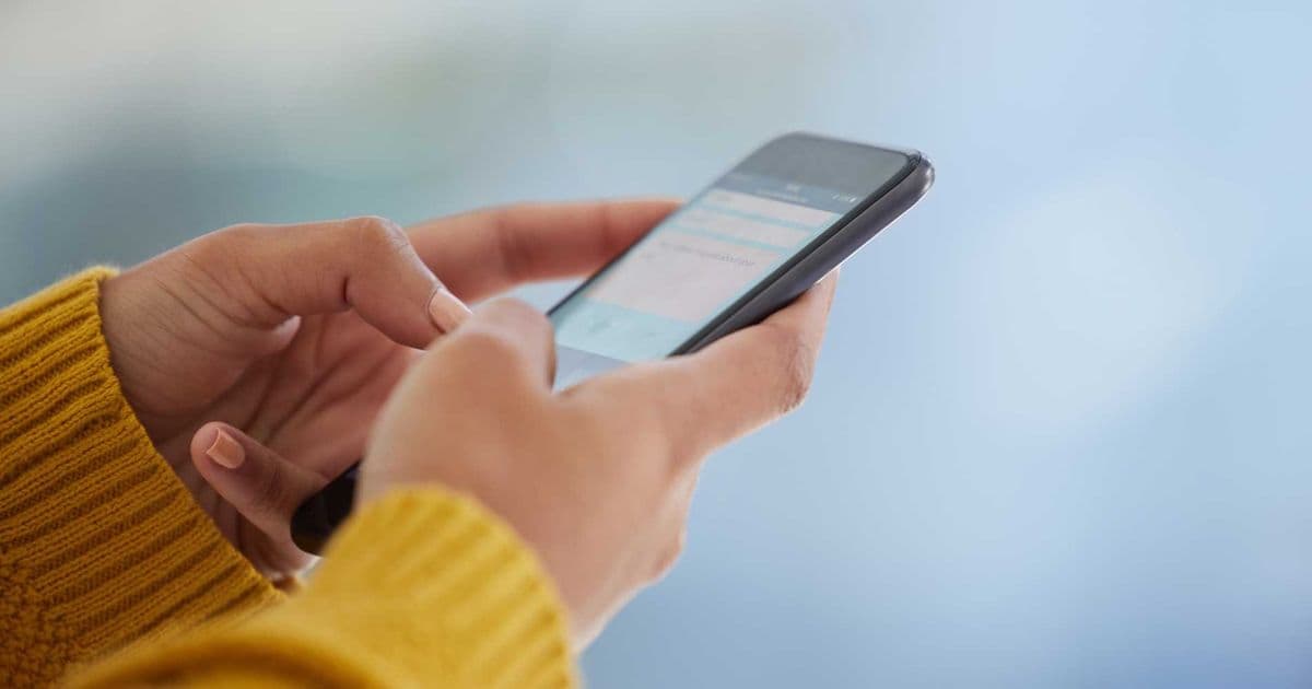 Smartphone Replacement Cycles Extend Amid Economic Pressures: Implications for Data Protection and Consumer Rights