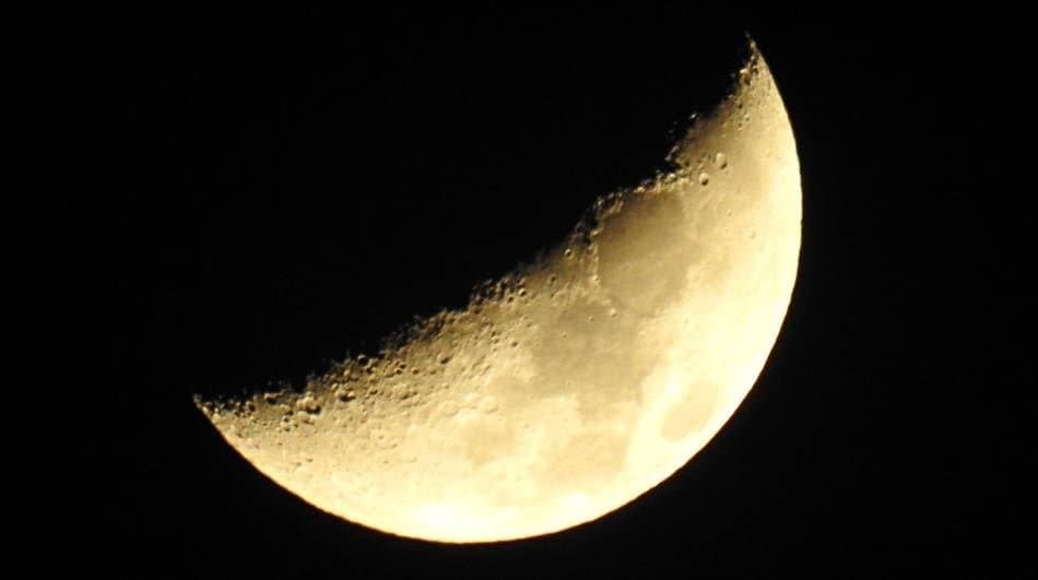 SpaceX Rocket Debris to Unintentionally Strike Moon, Highlighting Regulatory Gaps in Space Debris Management