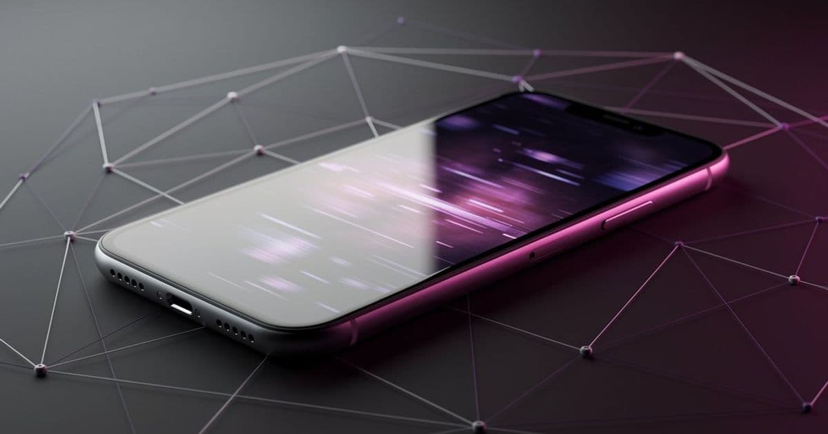 Russian Hackers Target Ukrainian Forces with PLUGGYAPE Malware via WhatsApp and Signal