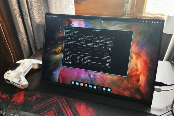Pop!_OS का COSMIC Linux डेस्कटॉप्स के लिए फ़्रॉस्टेड-ग्लास शैली जोड़ता है