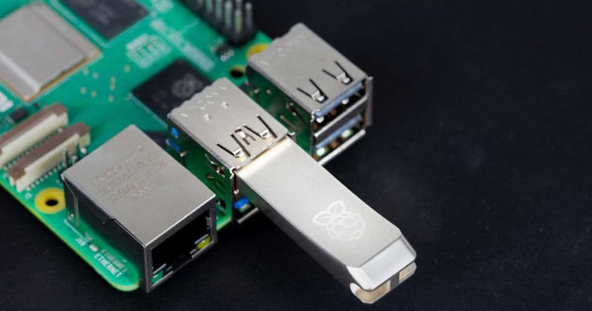 Raspberry Pi's new USB flash drives offer speed, durability, and a familiar logo for your keychain
