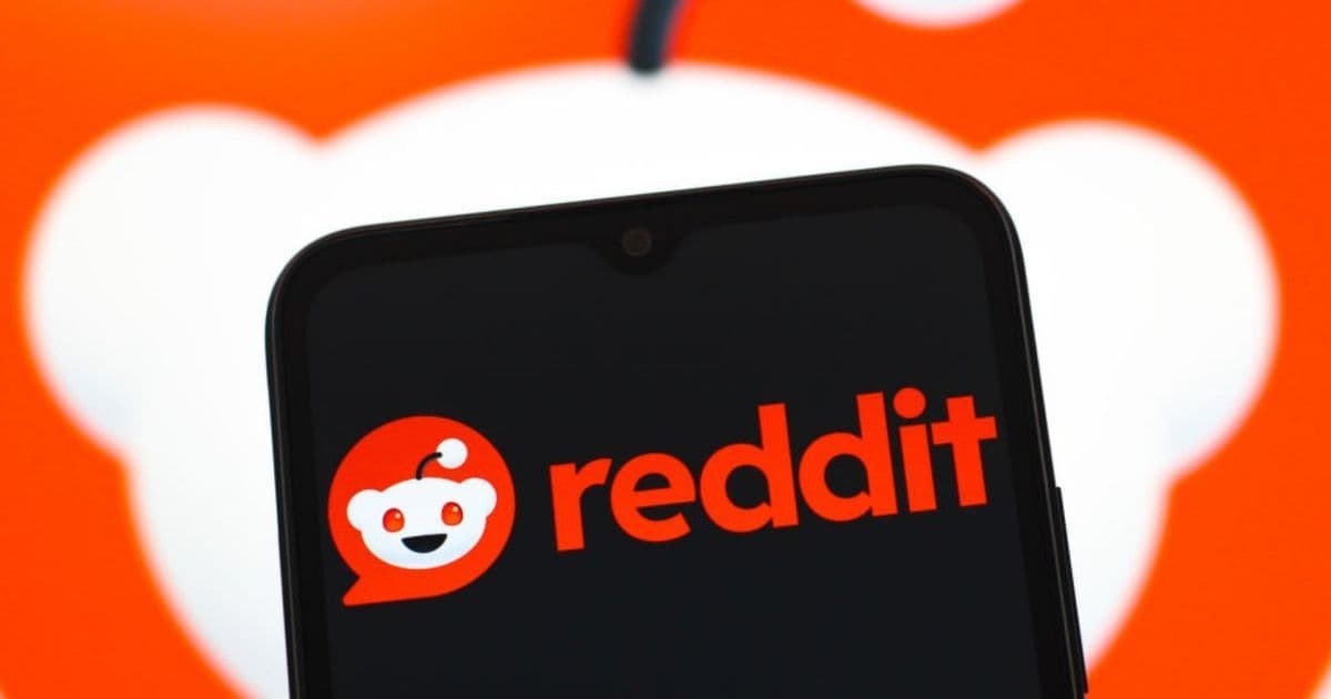 Reddit Enforces Age Verification in UK, Igniting Privacy and Compliance Debate