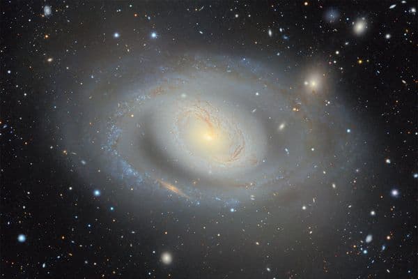 DESI team unveils a 5.6-trillion-pixel map of the universe