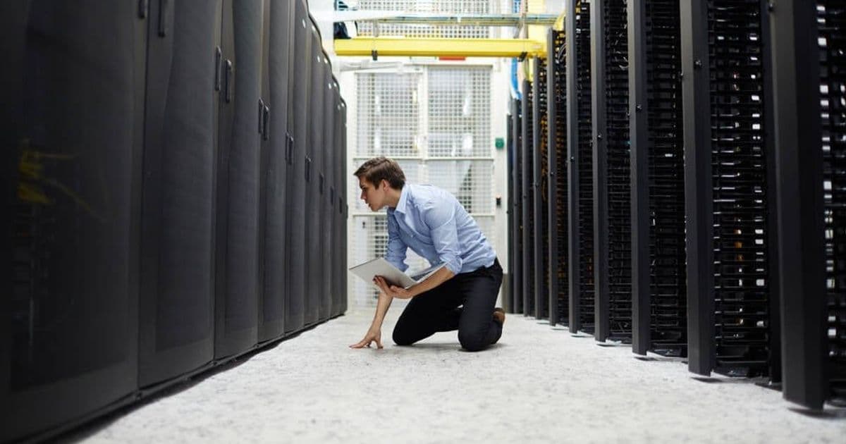 Server crashes traced to one very literal knee-jerk reaction