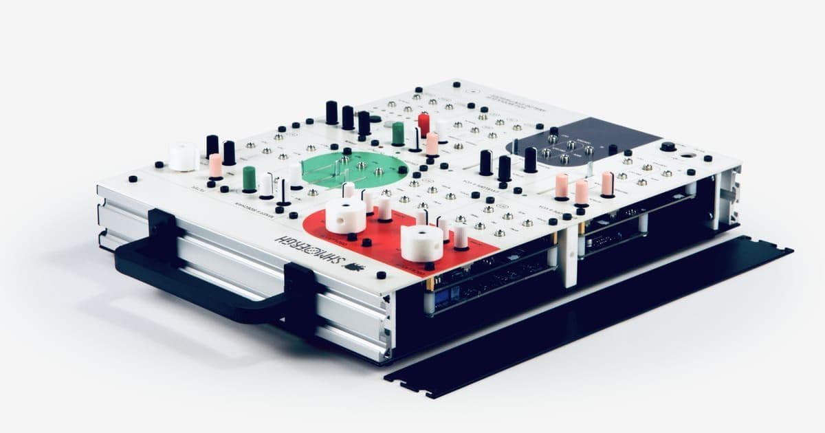 Shmøergh Moduleur: An Open-Source Synth Designed for Hardware Hackers and Musicians