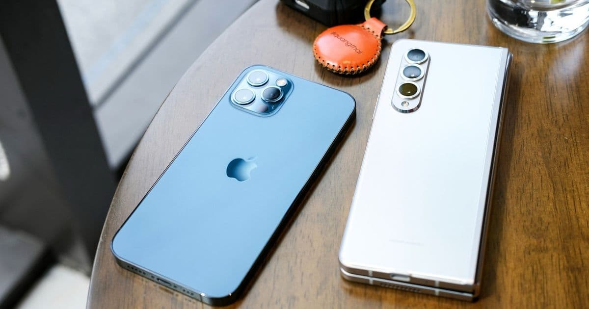 Apple Overtakes Samsung in 2025 Smartphone Market as Premium Demand Surges