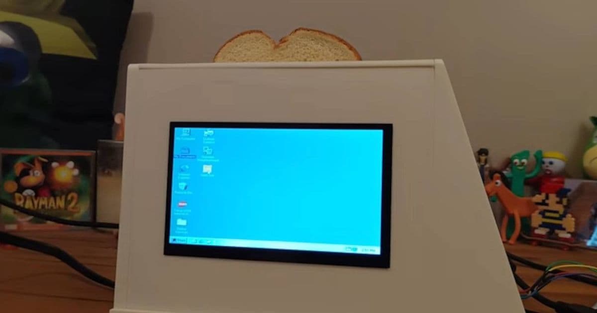 Windows 95 Powers Retro Smart Toaster via Raspberry Pi Hack
